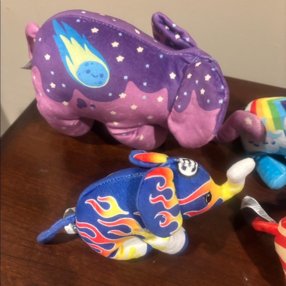 LOT of 7 Pop Art Elephant Plushies - Picture 3 of 4